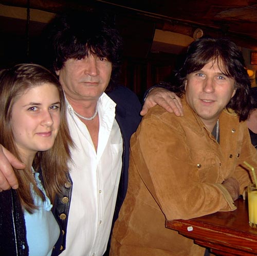 Jan� mellett a nagyl�nyom .